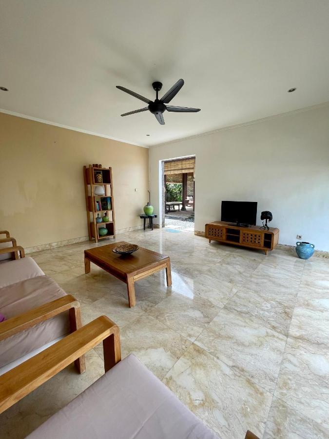 Private Suite In A Kids Friendly Big Shared Villa In Canggu Exterior photo